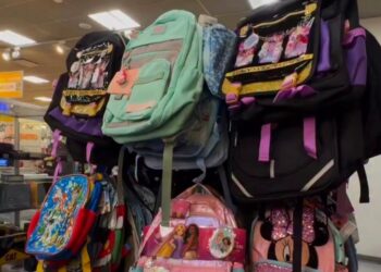 Elegir la mochila adecuada es clave para evitar molestias y lesiones. | AMEXI/FOTO: RRSS