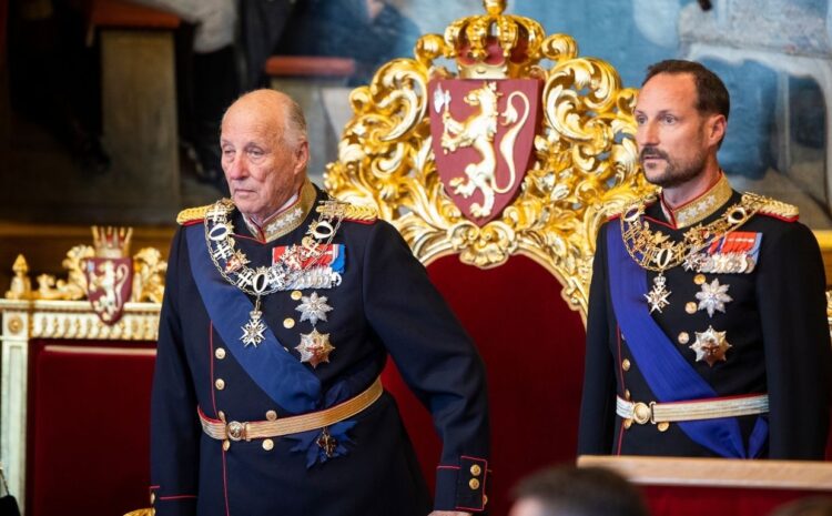 El rey Harald V de Noruega falleció este viernes y lo sucedió su hijo, Haakon VIII.