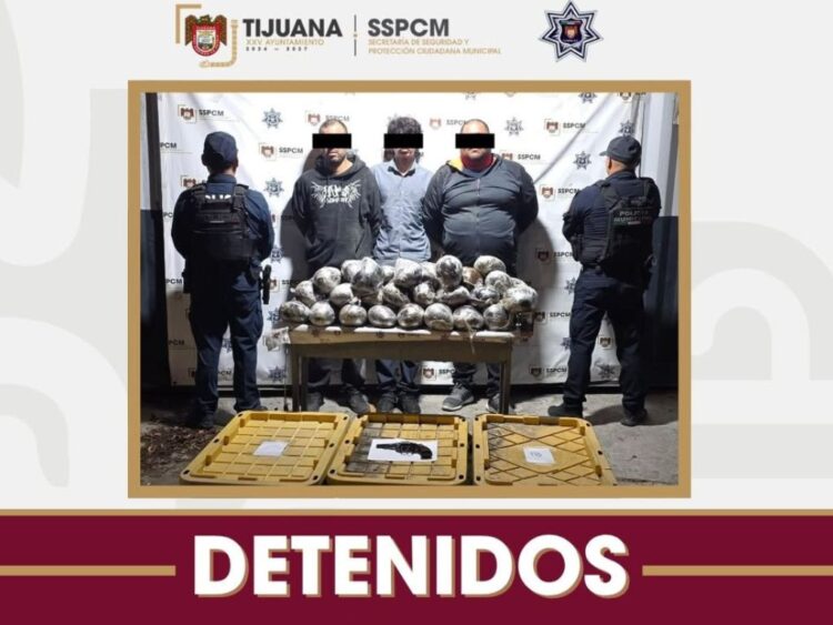 Policía de Tijuana asegura más de 100 kilos de heroína; detiene a tres personas