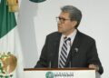 Ricardo Monreal subrayó que los diputados aspirantes a la reelección no están obligados a separarse del cargo. AMEXI Foto