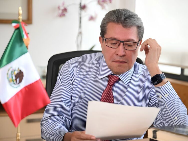 Ricardo Monreal. Se alarga la lista de diputados federales morenistas aspirantes a la elección consecutiva.