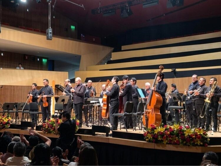 Sones de la Tierra llegó a El Cantoral con siete obras inéditas que fusionan música tradicional mexicana y música de cámara. | AMEXI/FOTO: Lilia Pérez