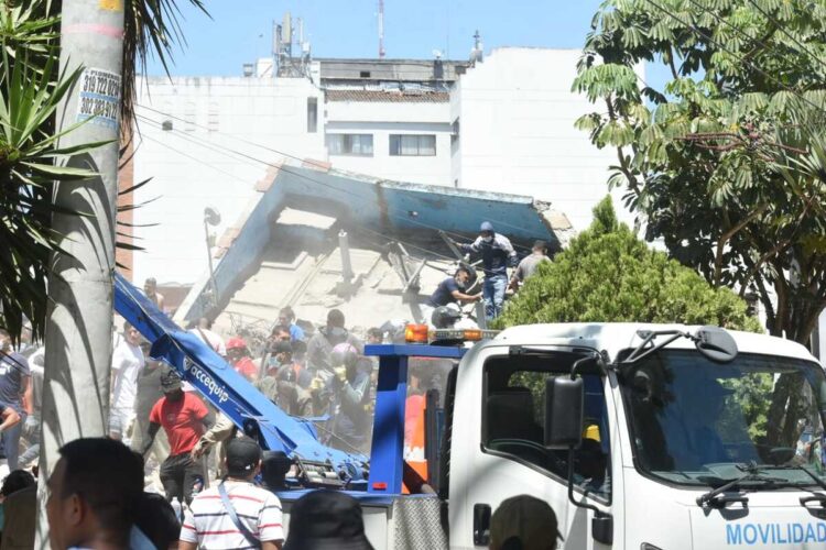 Dos mexicanos mueren en sismo en Colombia