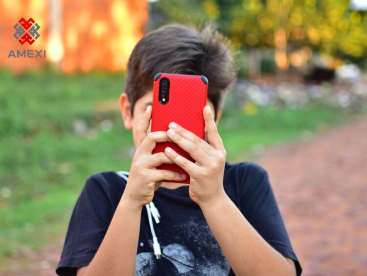 CNTE exige regular uso de celulares en escuelas ante regreso a clases 2026-2027