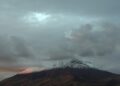 El Popocatépetl registró 12 exhalaciones con vapor, gases y ceniza. | AMEXI/FOTO: Cenapred