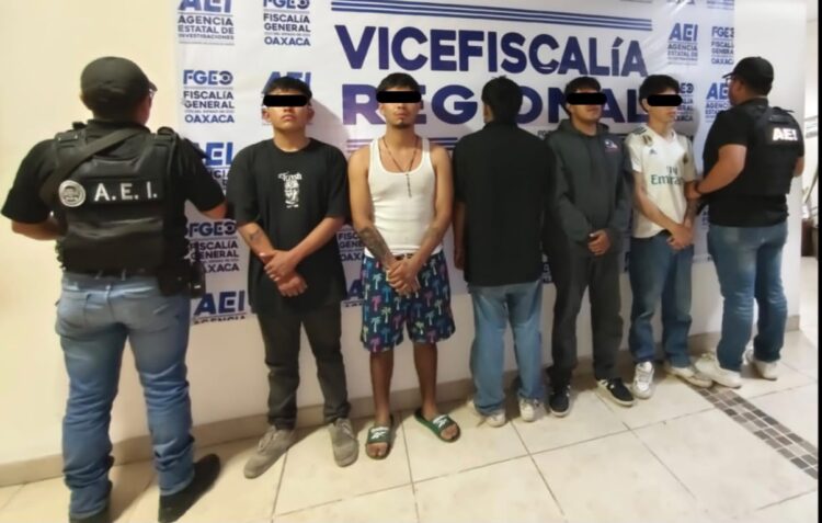 Rescatan a mujer secuestrada y torturada en salón de tatuajes en Oaxaca
