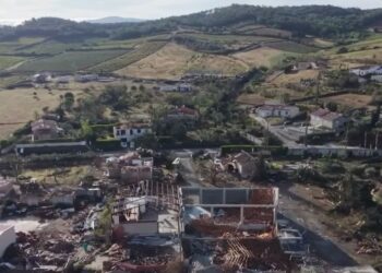 Daños en el departamento de Aude, en Francia, tras el paso de un tornado que destruyó al 60% de las viviendas en la localidad de Pomas.