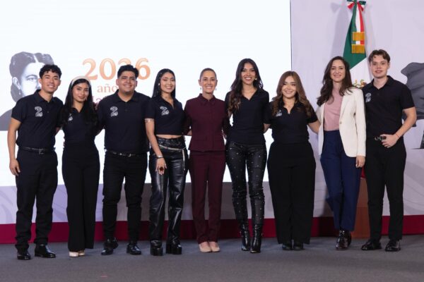 Los semifinalistas del concurso “México Canta” se presentaron en la Mañanera del Pueblo
