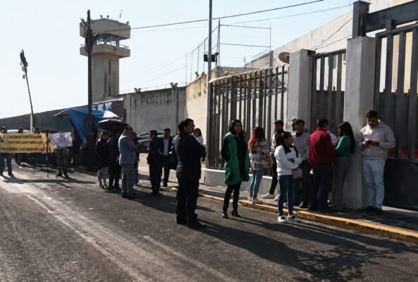 Familiares de Betito realizan protesta frente a los juzgados ubicados junto al Centro Penitenciario y de Reinserción Social de Huitzilzingo, AMEXI/FOTO/ Gerardo Carmona, corresponsal