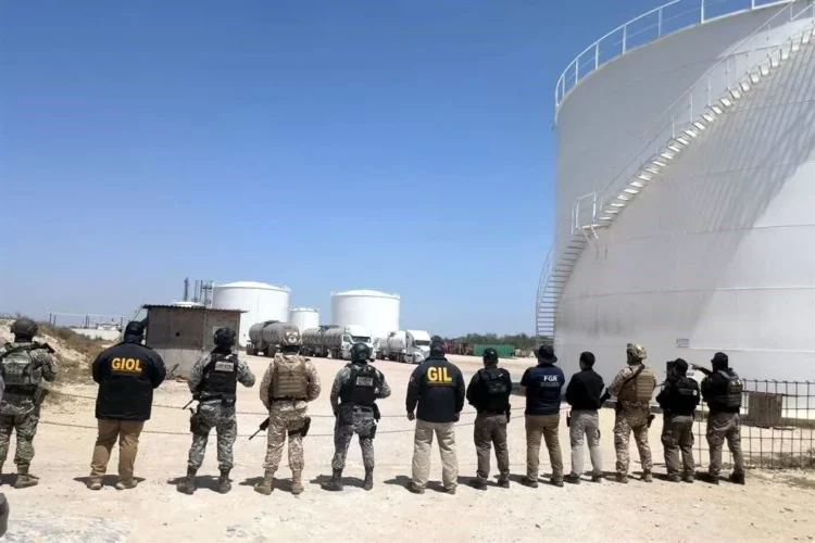 Vinculan a Cabeza de Vaca con refinería clandestina en Reynosa