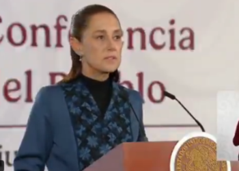 La presidenta de México, Claudia Sheinbaum, habla durante su conferencia matutina.
