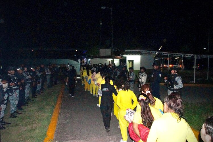 Trasladan a 305 internas del penal estatal al nuevo Cereso Femenil de Cuernavaca. AMEXI/FOTO/ David Monroy, corresponsal