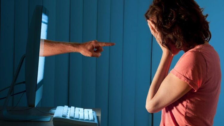 Ley en Oaxaca protege a mujeres contra violencia digital
