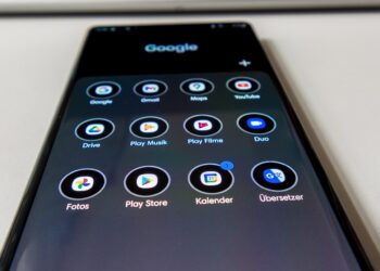 Condusef alerta sobre aplicaciones falsas en enlaces para robar datos financieros