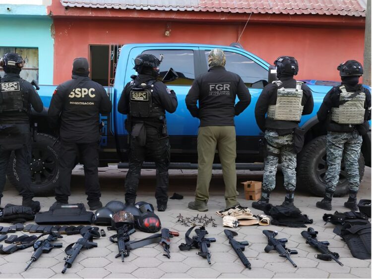 Armas decomisadas en el operativo. AMEXI Foto FGR