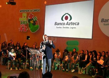 Banco Azteca impulsa educación financiera en escuelas mexicanas