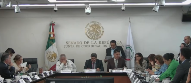 Senadores modifican reforma a “Ley Antimemes”; establecen de 1 a 5 años de prisión