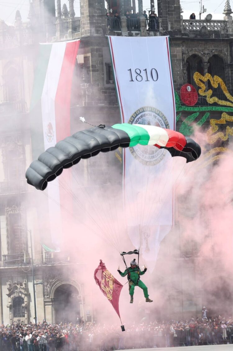 Desfile militar 2026: 15 mil soldados y mujeres paracaidistas; concluye “sin novedad”