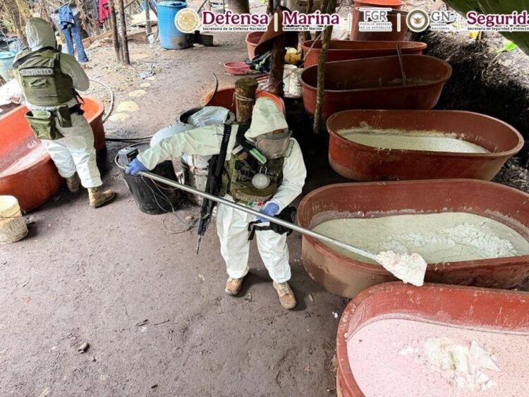 Desmantelan laboratorio clandestino en Zitácuaro, Michoacán.