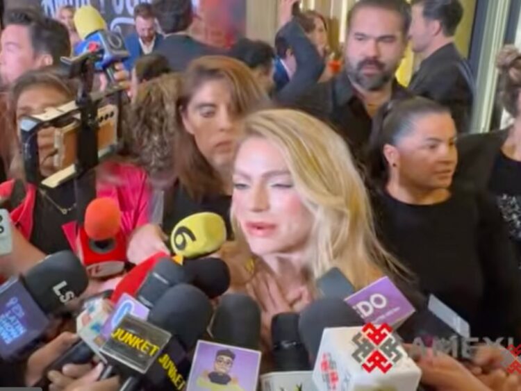 Sofía Castro luce un atrevido look con diminuto short durante la promoción de Tierra de Amor y Coraje.