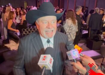 Alberto “El Güero” Castro y Sofía Castro durante la presentación de la telenovela Tierra de Amor y Coraje.