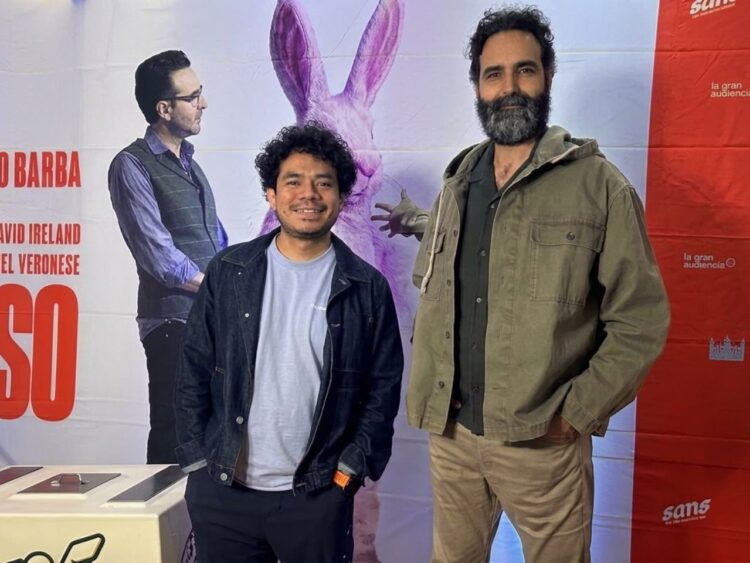 Arturo Barba y Memo Villegas durante la presentación de El quinto paso, obra teatral dirigida por Daniel Veronese.