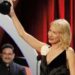 Naomi Watts recibió el Premio Donostia en el Festival de San Sebastián y dedicó el reconocimiento al fallecido cineasta David Lynch.