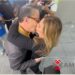 Alfredo Adame recibe a su novia Paola en el aeropuerto de la Ciudad de México tras su regreso a México.
