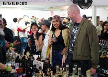 Mezcalfest.mx celebrará su XIII edición con productores de mezcal, arte, música y gastronomía en la colonia Roma Sur de Ciudad de México.