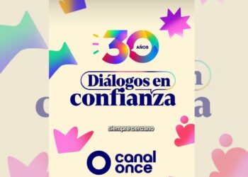 Conductoras y colaboradores de “Diálogos en Confianza” durante una emisión del programa de Canal Once, que celebra 30 años al aire.