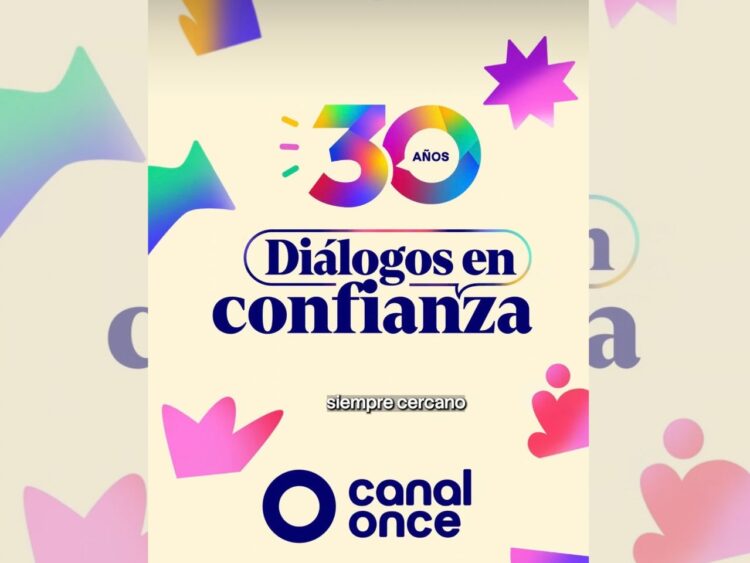 Conductoras y colaboradores de “Diálogos en Confianza” durante una emisión del programa de Canal Once, que celebra 30 años al aire.