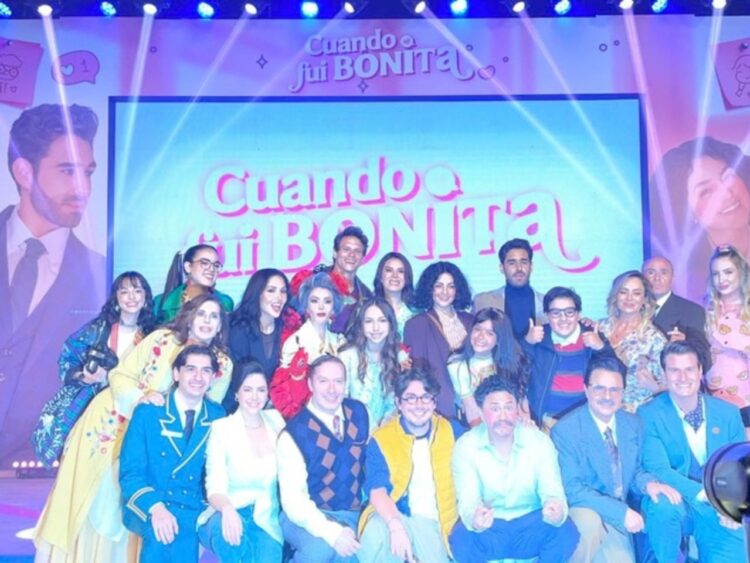 Geraldine Galván y Daniel Gama durante la presentación a prensa de la serie ‘Cuando Fui Bonita’.