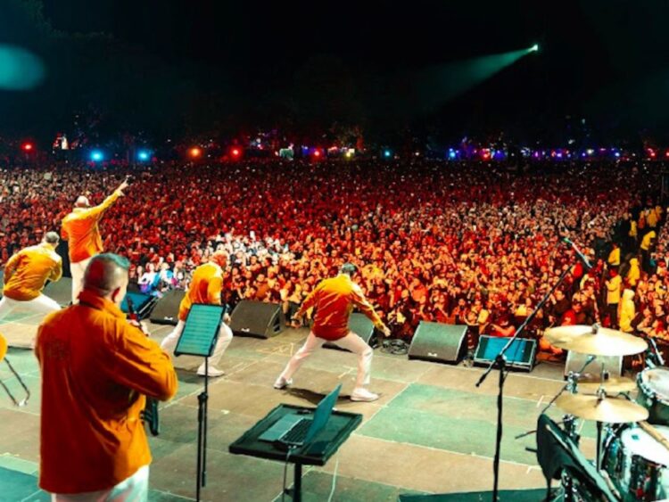 Grupo Niche durante su presentación en el Festival Cordillera, ante miles de personas reunidas en el Parque Simón Bolívar de Bogotá.