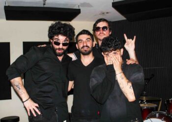 SHUSH, banda de rock latino radicada en Miami, durante una presentación en vivo como parte de la promoción de su álbum debut Apología.