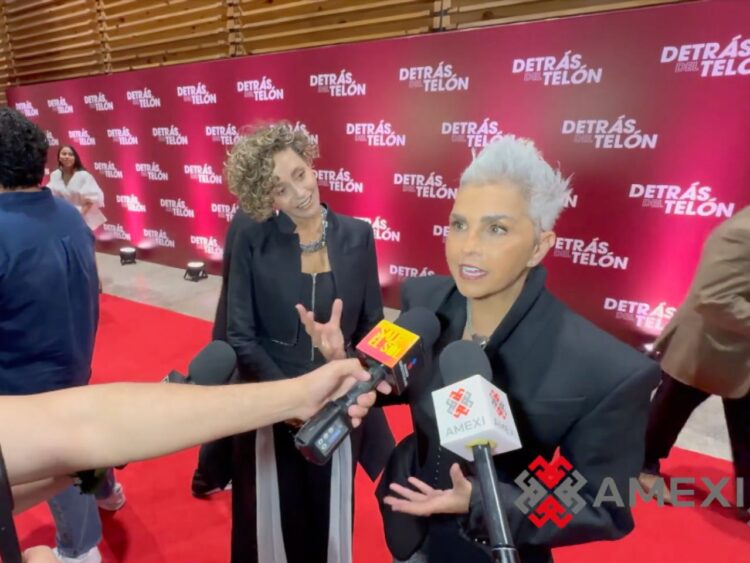 Federica Quijano y Vanessa durante un encuentro con medios en el que hablaron sobre su relación y una posible boda.