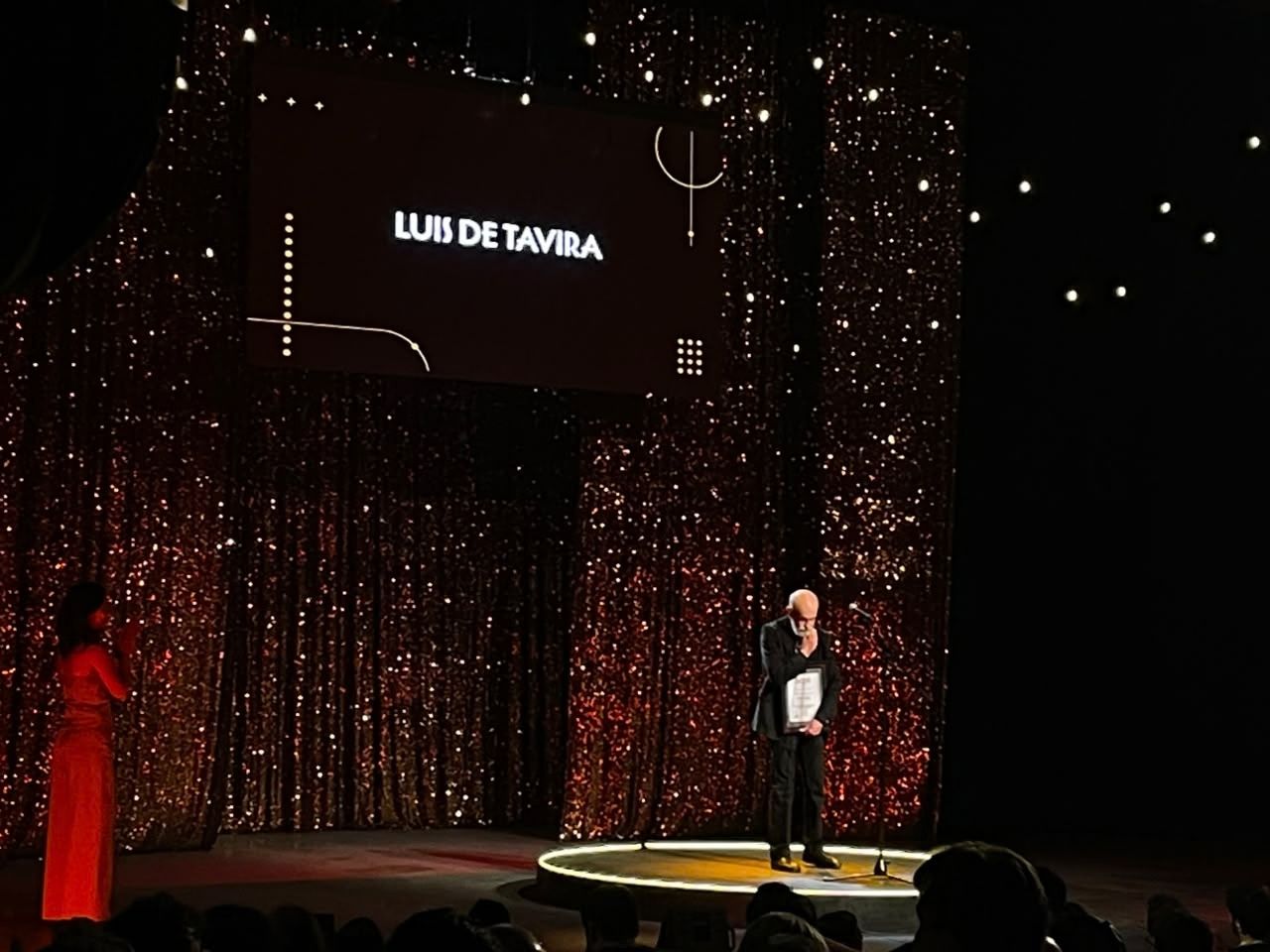 Personalidades del teatro mexicano durante la alfombra roja de los Premios ACPT 2026 en el Teatro de la Ciudad Esperanza Iris.