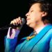 Imagen de Juan Gabriel, protagonista de la serie documental Debo, Puedo y Quiero, que aborda su vida y trayectoria musical.