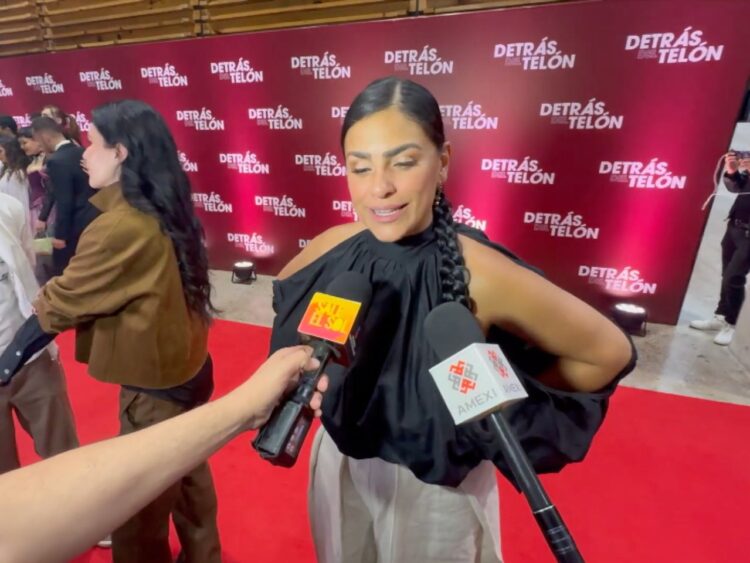 Liz Gallardo durante un encuentro con medios, donde habló sobre su vida personal y su participación en la serie Detrás del Telón.