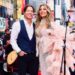 Thalía y Arthur Hanlon interpretan “Así Fue” de Juan Gabriel durante una presentación especial en Despierta América desde Times Square, Nueva York.