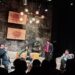 Elenco de Entre Nosotros durante la presentación de la obra teatral que aborda el reencuentro de amigos después de 25 años.