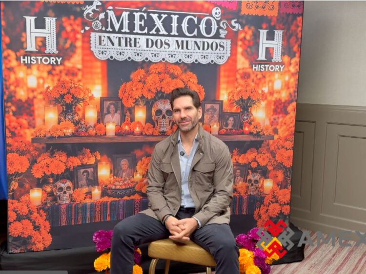 Arap Bethke durante la promoción de “México entre dos mundos”, serie de History Channel sobre las tradiciones del Día de Muertos.