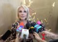 Olivia Collins durante un encuentro con medios en el que habló sobre Maribel Guardia, Imelda Tuñón y su participación en proyectos de televisión.