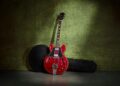 Guitarra Gibson ES-335 de edición especial inspirada en el instrumento de 1965 utilizado por Gustavo Cerati.
