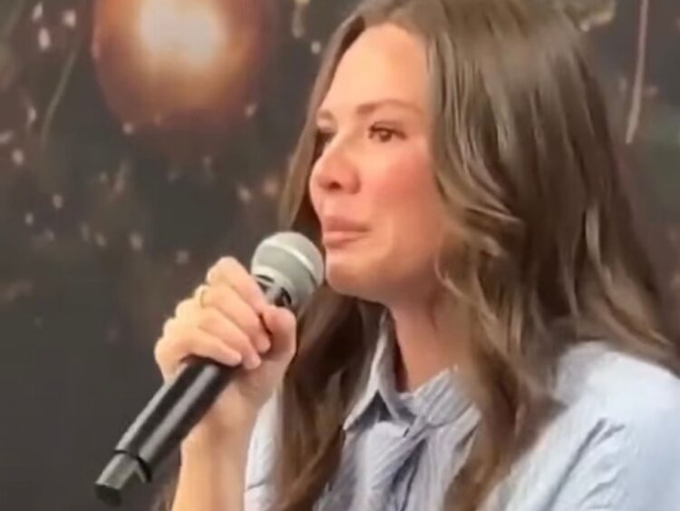 Joy, integrante de Jesse & Joy, durante una conferencia de prensa en la que habló sobre la salida de su hermano Jesse y los próximos conciertos del dúo.