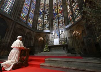 El Papa León en la Catedral de San Esteban, en Mertz, Francia.