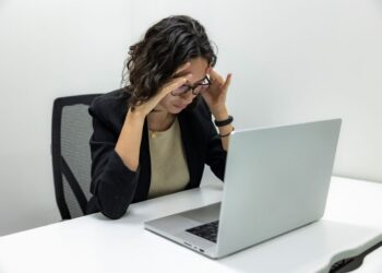 Con estrés financiero alto 42% de mujeres mexicanas