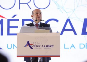 Felipe Calderón reaparece de cara a elecciones de 2027; Morena sí miente y traiciona