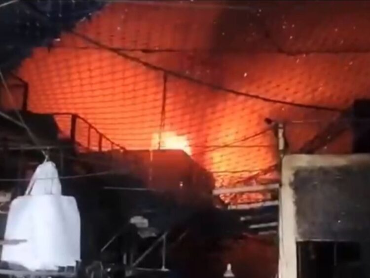 Incendio en el mercado de Cuernavaca. 14 de septiembre de 2026. AMEXI Foto captura de video