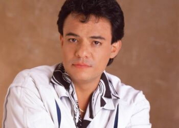 De “Secretos” a los tenis: José José inspira una nueva edición especial