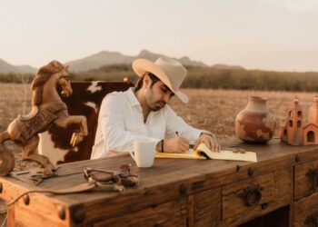 Joss Favela celebra que hace 10 años tuvo su primera nominación al Grammy Latino y hoy suma 6